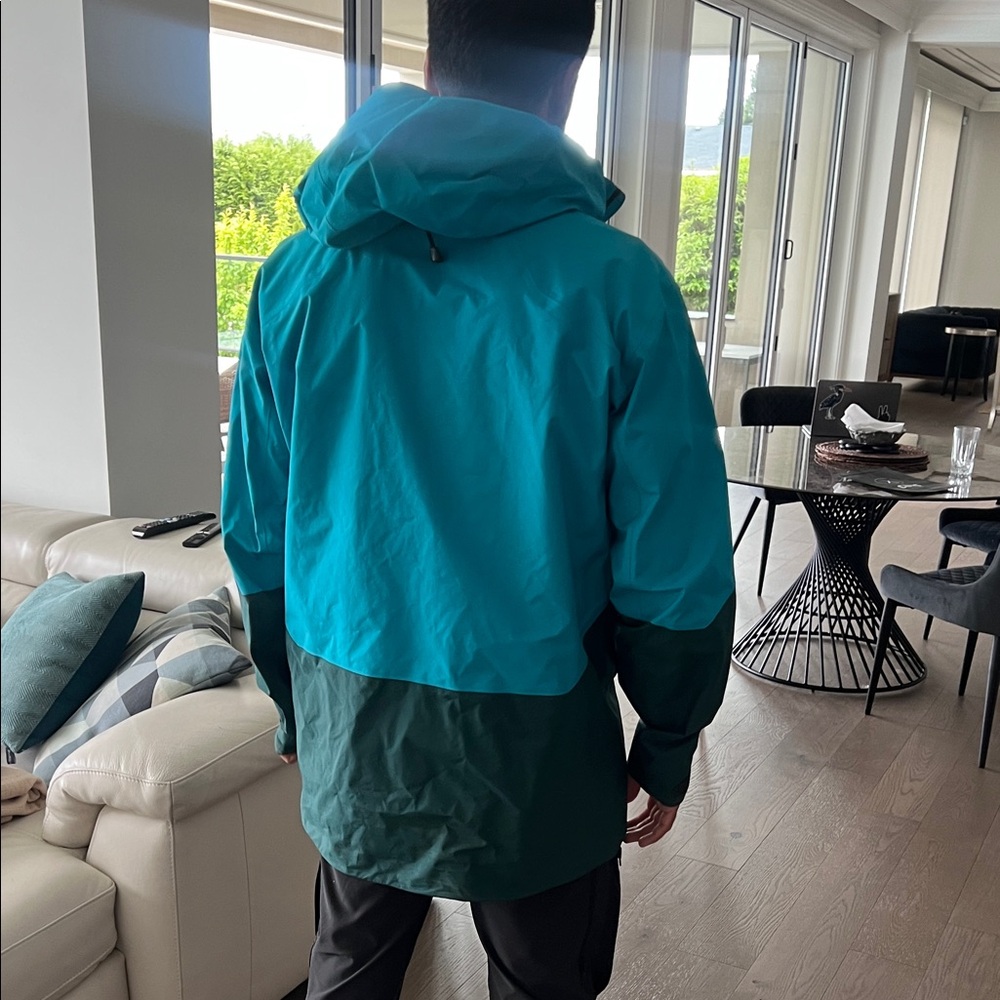 Arc'teryx Men's Teal and Forest Green Ski Jacket - Picture 3 of 7